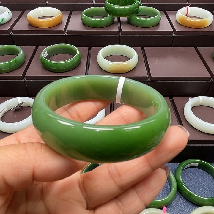 和田玉未镶嵌手镯5960