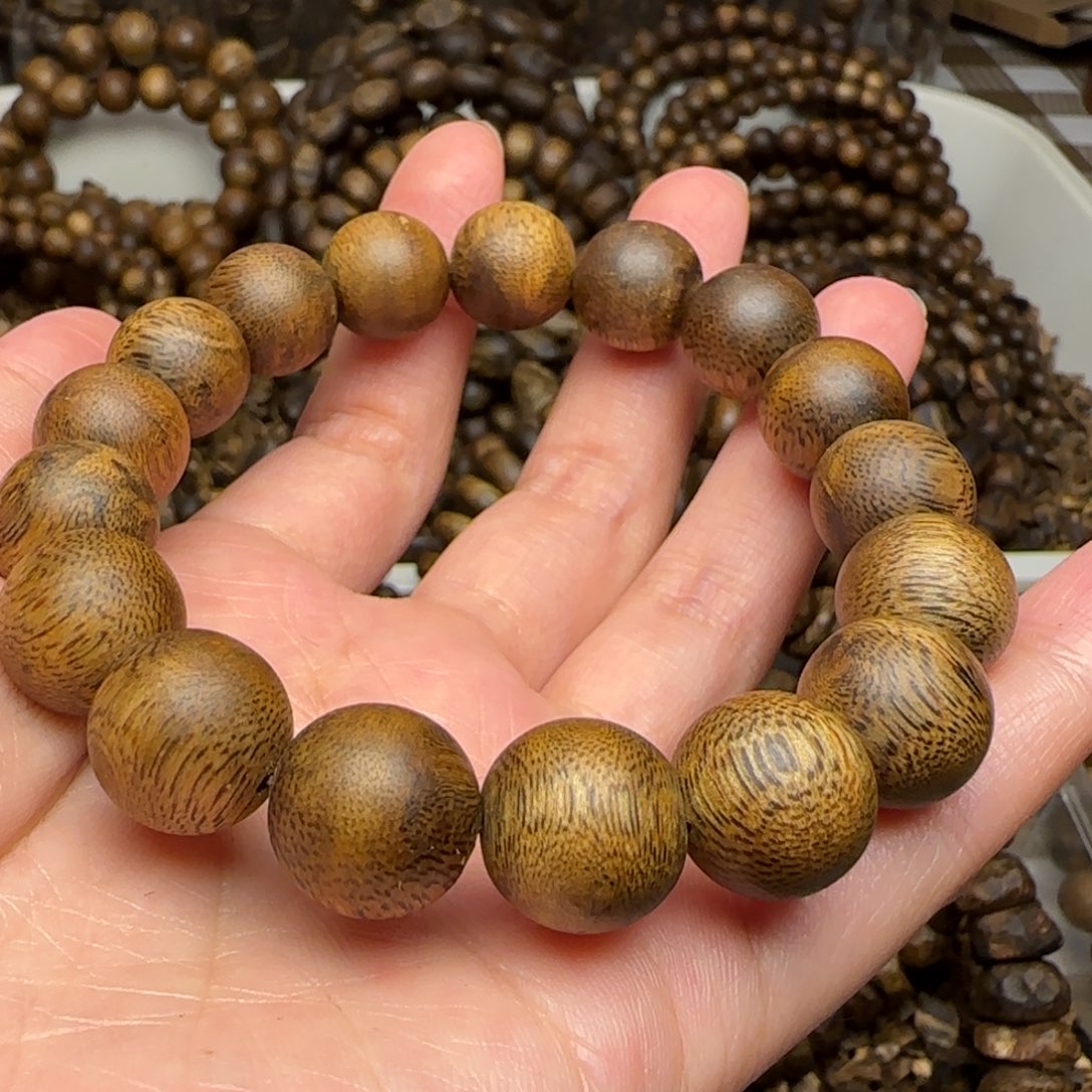 沉香手串谷*单圈1.3规格13克海南乌身老料