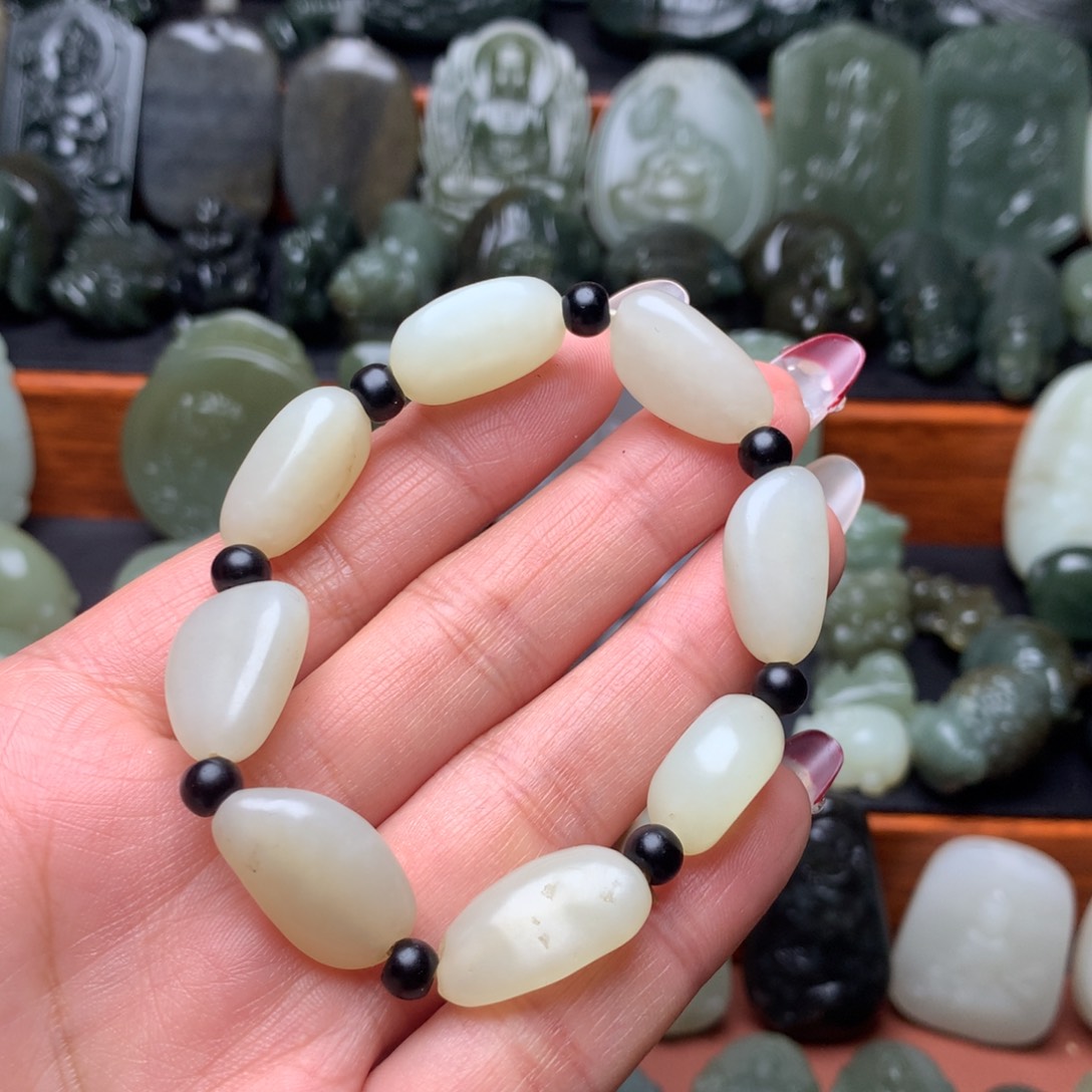 和田玉颈饰未镶嵌挂件98