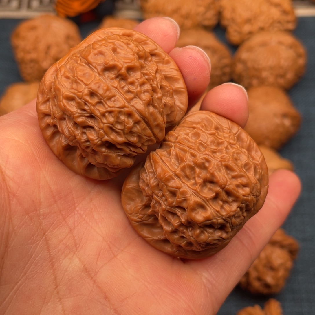 文玩核桃把件38毕业血麒麟