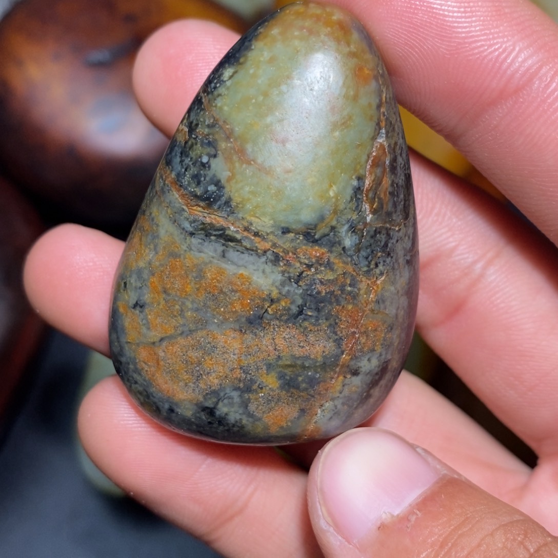 和田玉未镶嵌珠宝奇石