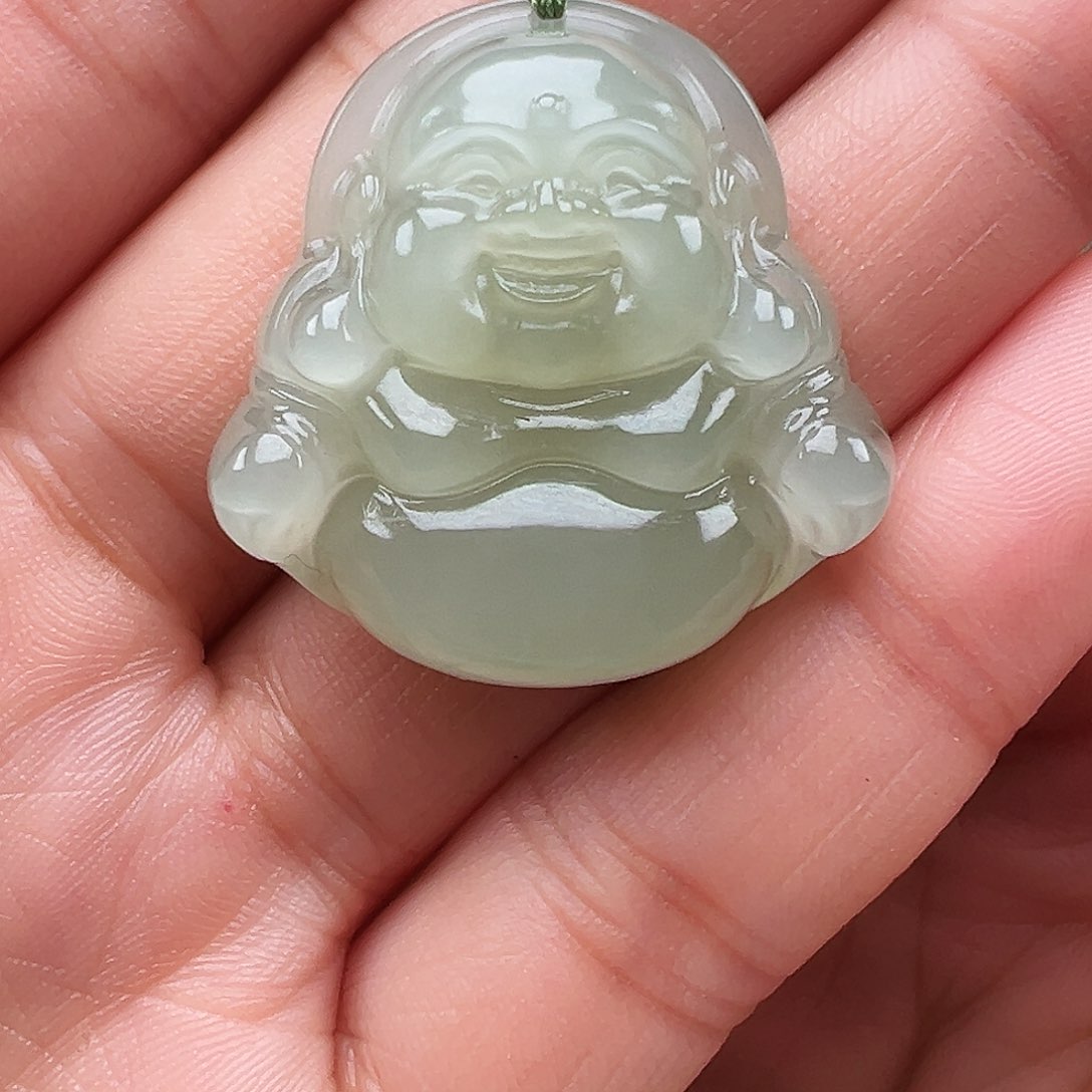 和田玉颈饰未镶嵌丫**馆