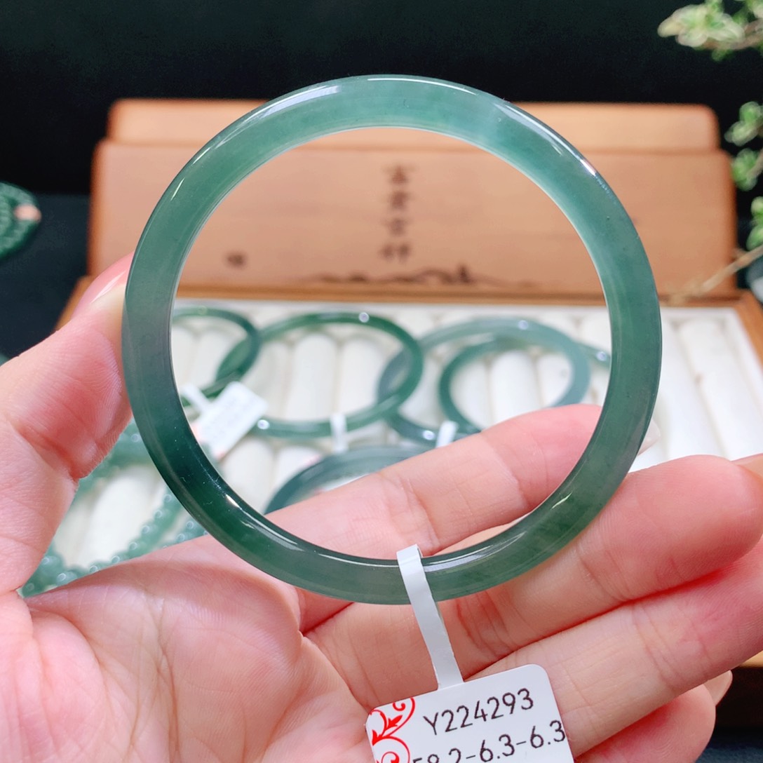 翡翠未镶嵌手镯天然