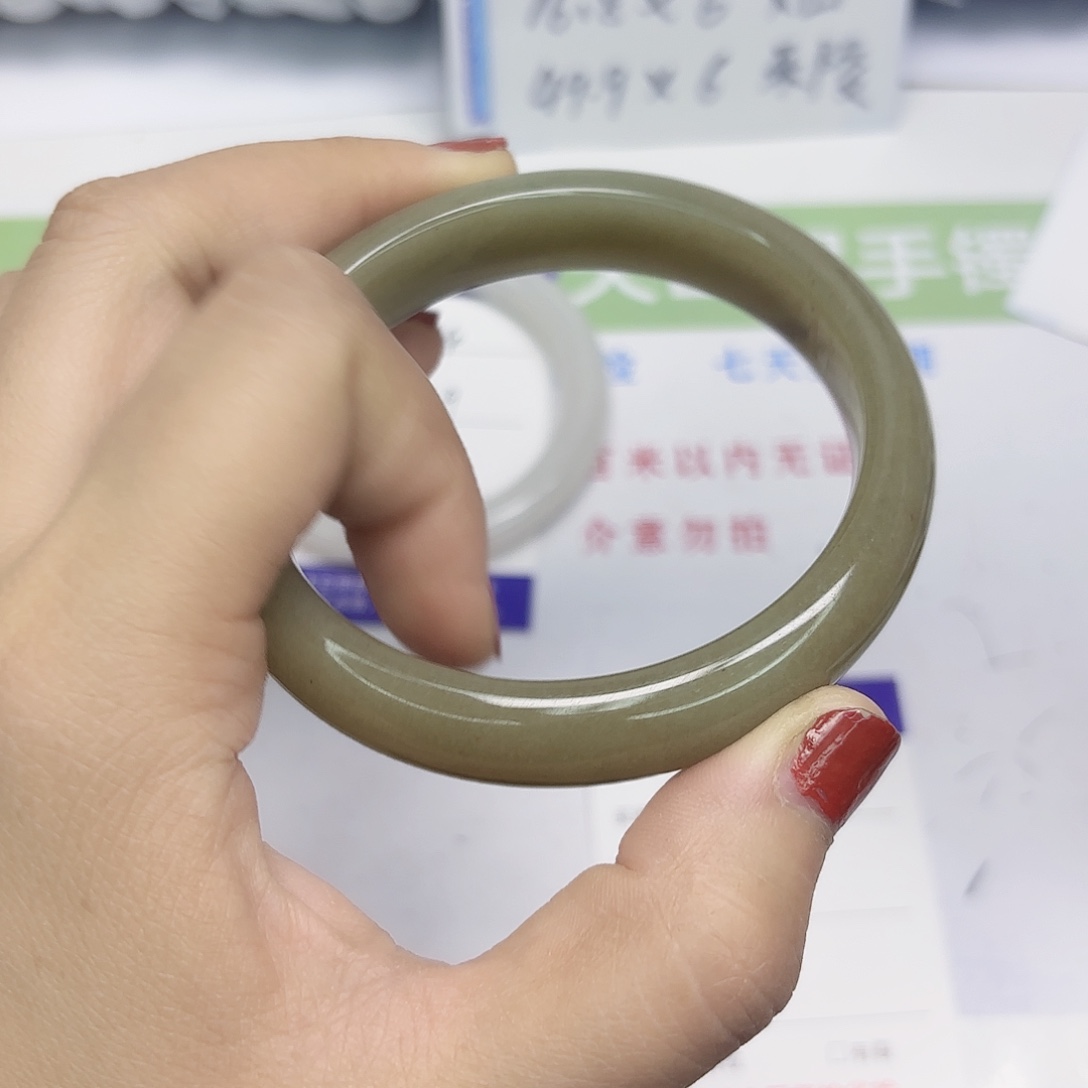 石英质玉未镶嵌手镯25/62