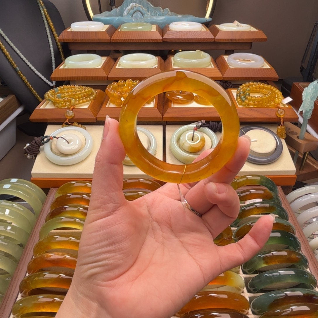 蛇纹石玉未镶嵌手镯56