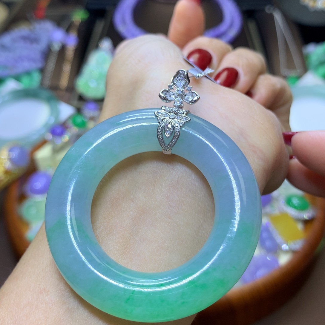 【闪购商品】翡翠颈饰18K金镶嵌翡翠