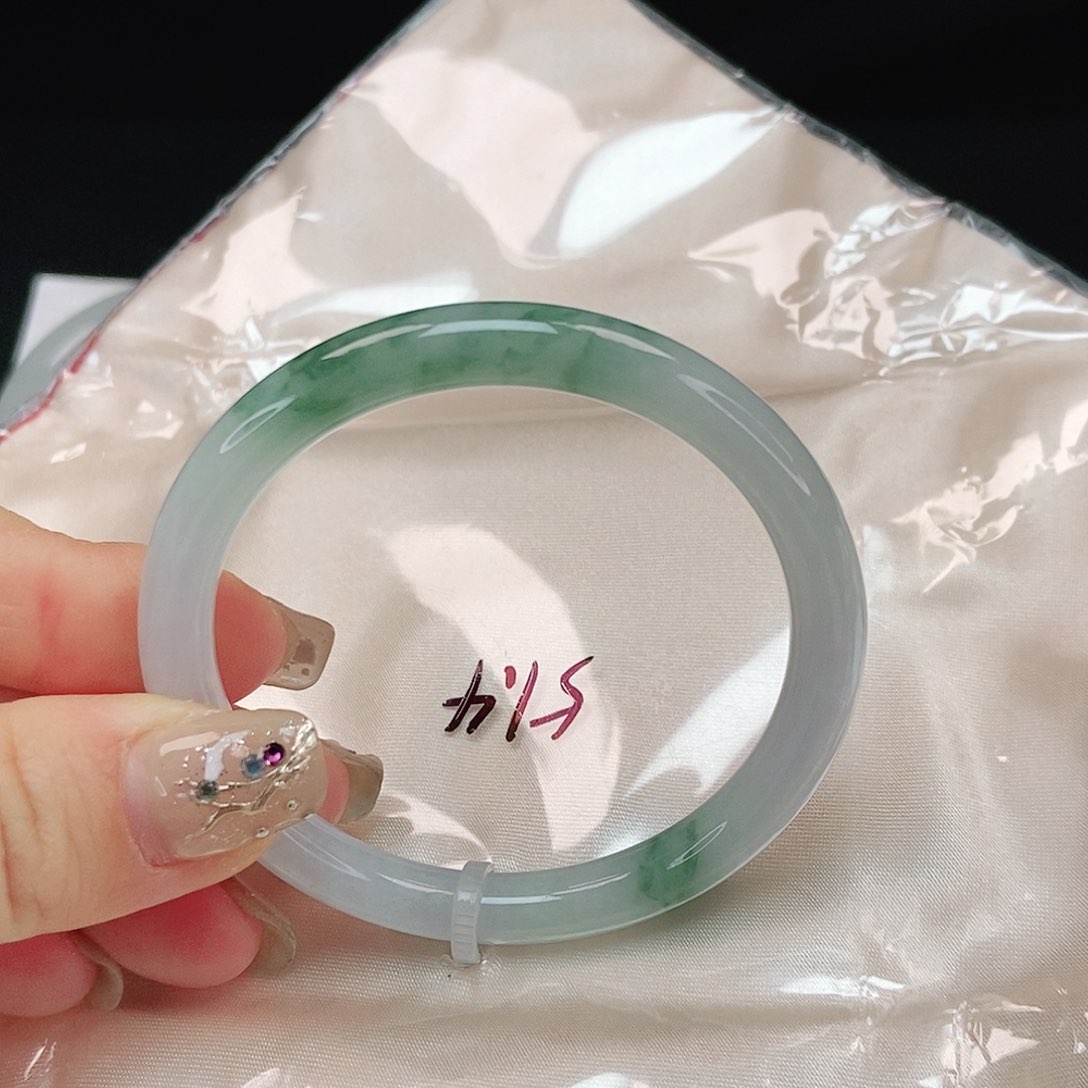 翡翠手镯未镶嵌美人条