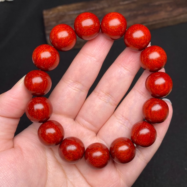 （10.31）原汁原味1.5cm小爆满金星 5A鸡血红鳞底泥料印度小叶紫檀