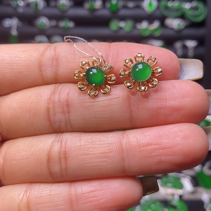 翡翠耳饰18K金镶嵌蛋面耳钉