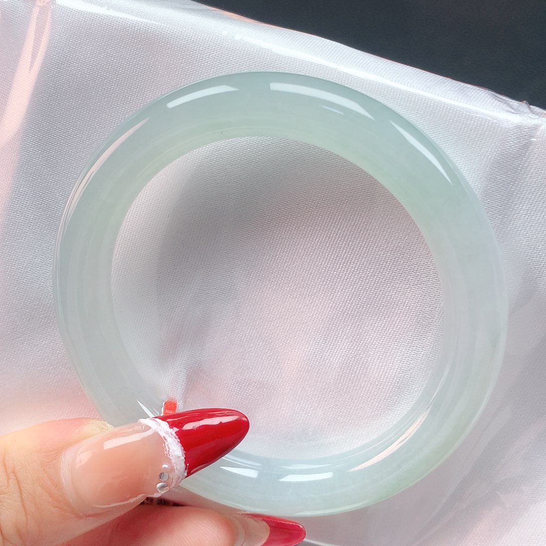 翡翠手镯未镶嵌51圈