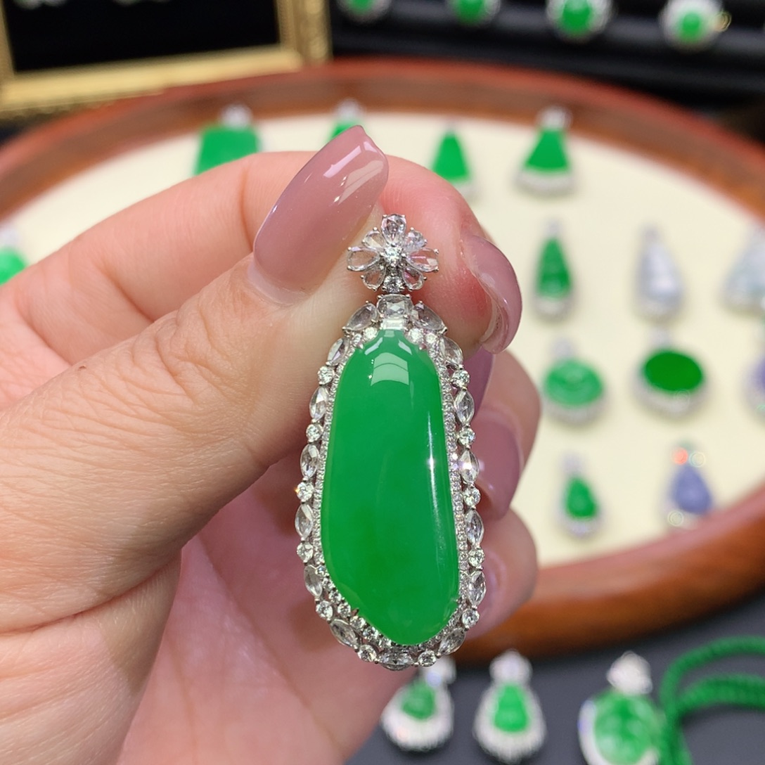 翡翠18K金镶嵌吊坠(不含链)