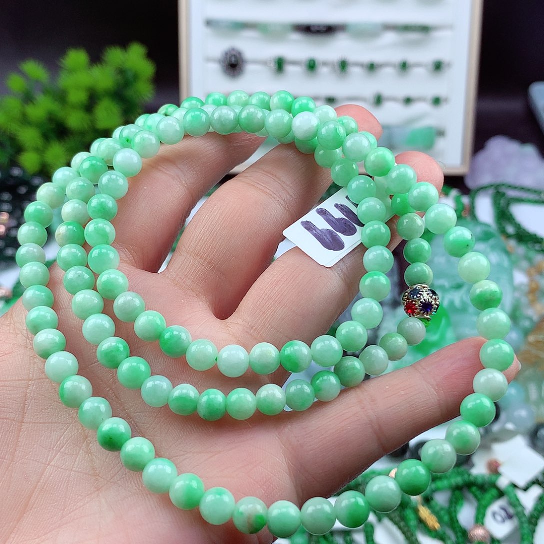 翡翠颈饰未镶嵌项链