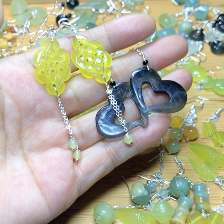 【闪购商品】蛇纹石玉挂件未镶嵌蓝**燕