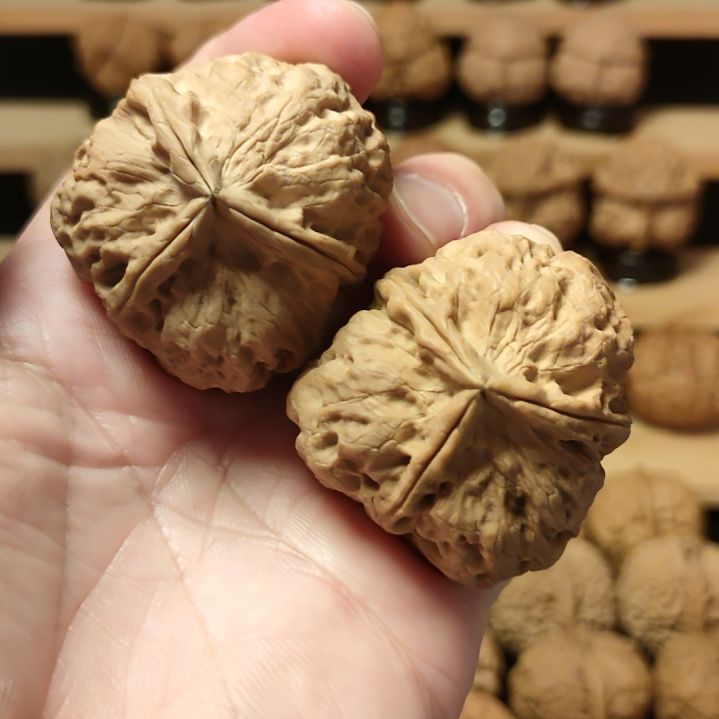 文玩核桃吊坠古玉三棱