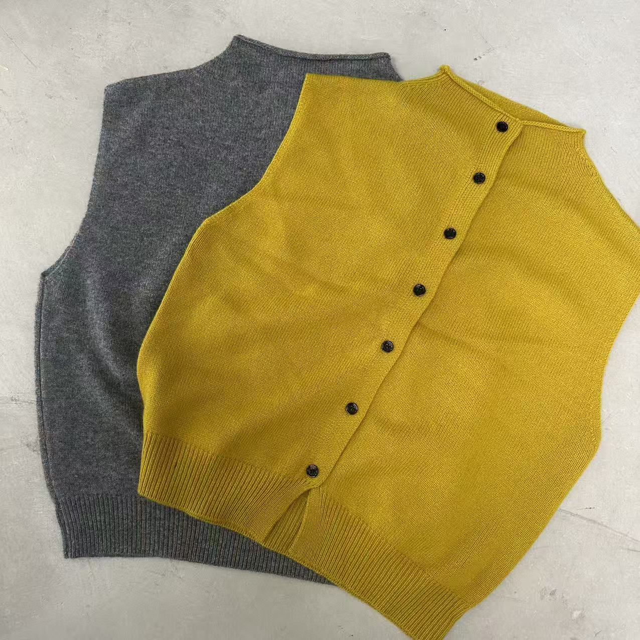 大禾自制.气质针织单排扣立领宽松型无袖马甲