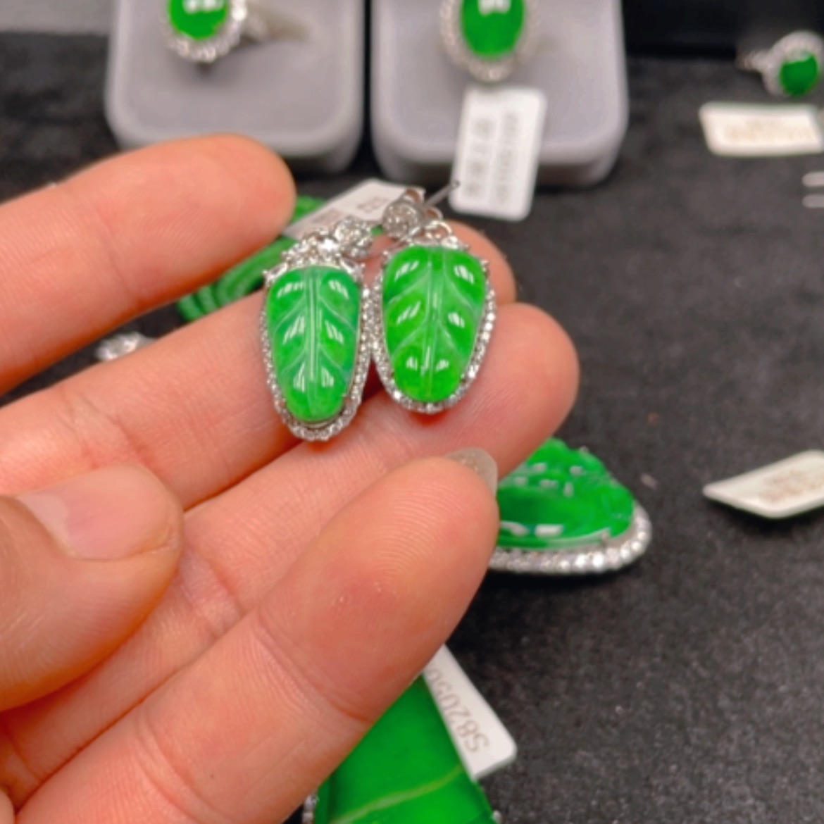 【闪购商品】翡翠颈饰银S925镶嵌耳钉