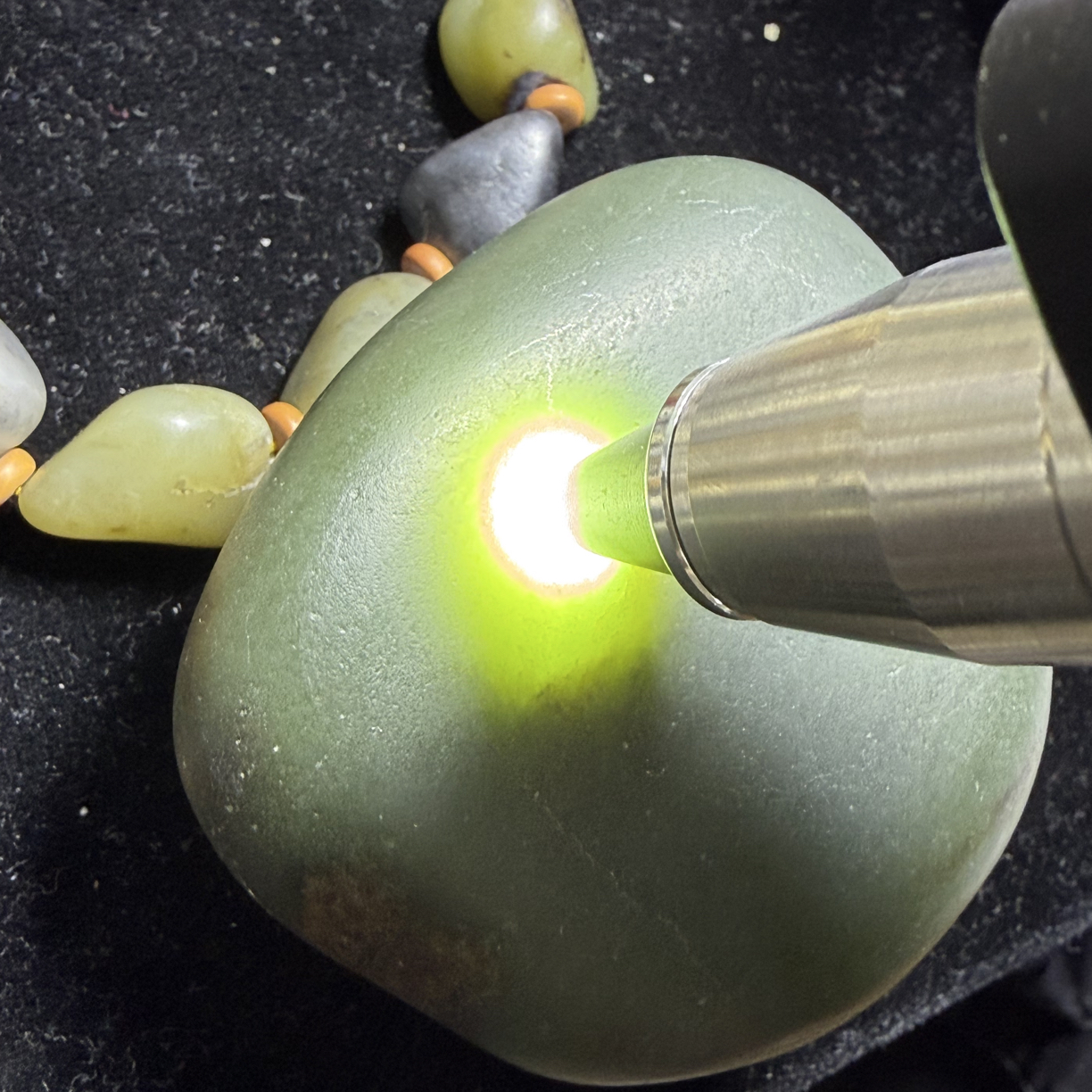 新疆和田籽料手把件翠青