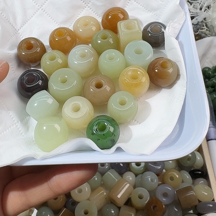 桃***沁和田玉（糖玉）未镶嵌颈饰