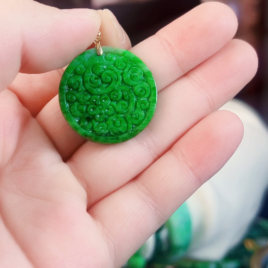 翡翠颈饰18K金镶嵌吊坠