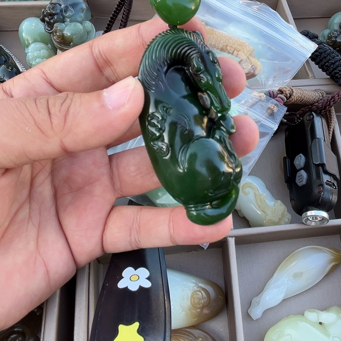 颈饰未镶嵌和田玉