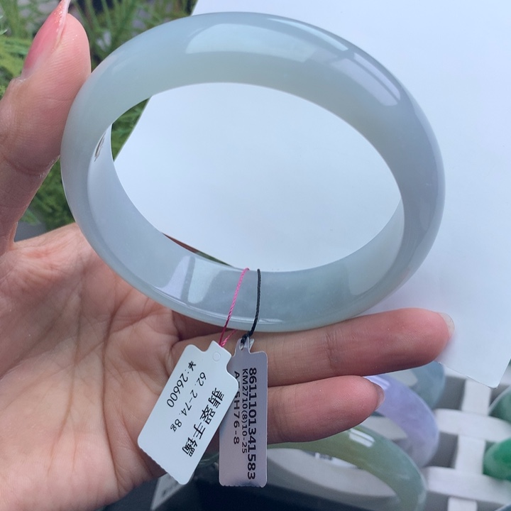 翡翠手镯未镶嵌天然翡翠手镯