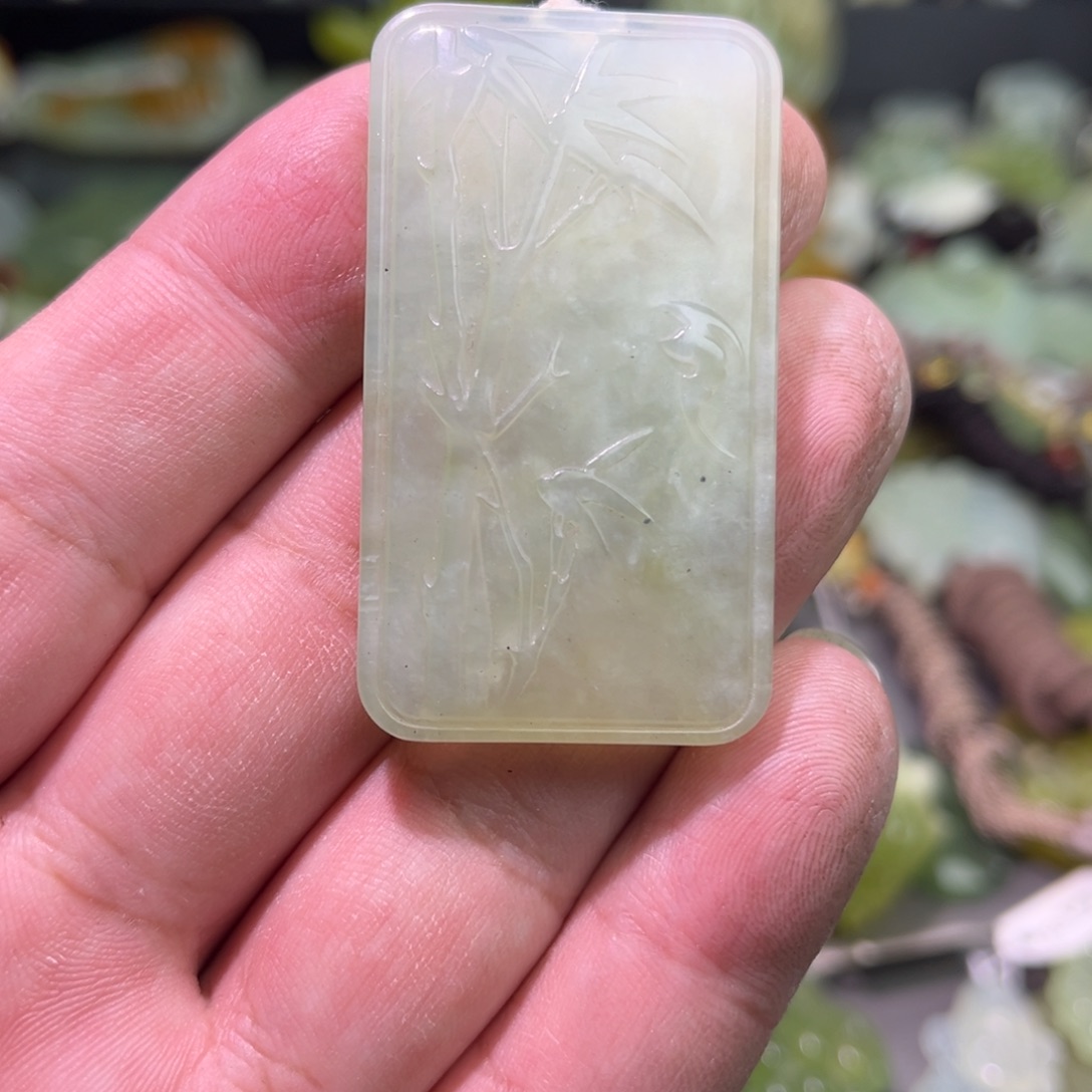 岫玉未镶嵌颈饰555