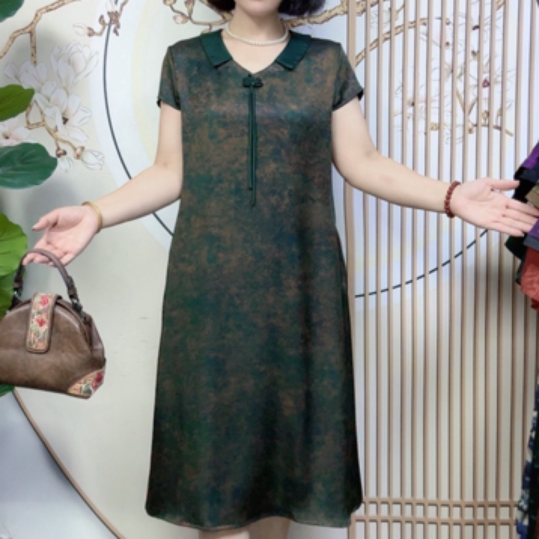 6661翻花V领宽松舒适中长显瘦洋气中老年妈妈夏季时尚气质裙子