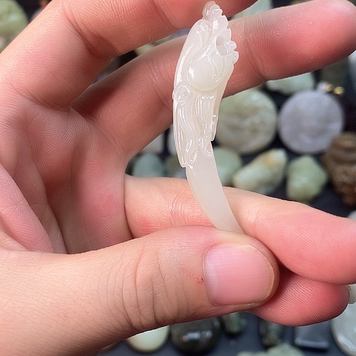 和田玉颈饰未镶嵌