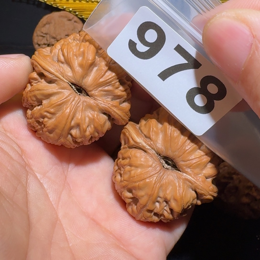 文玩核桃把件G*_元宝45