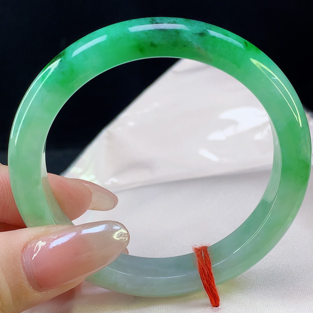 翡翠手镯未镶嵌天然翡翠1372