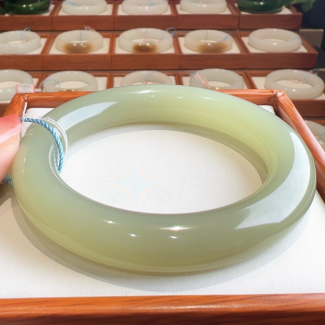 和田玉手镯5657未镶嵌