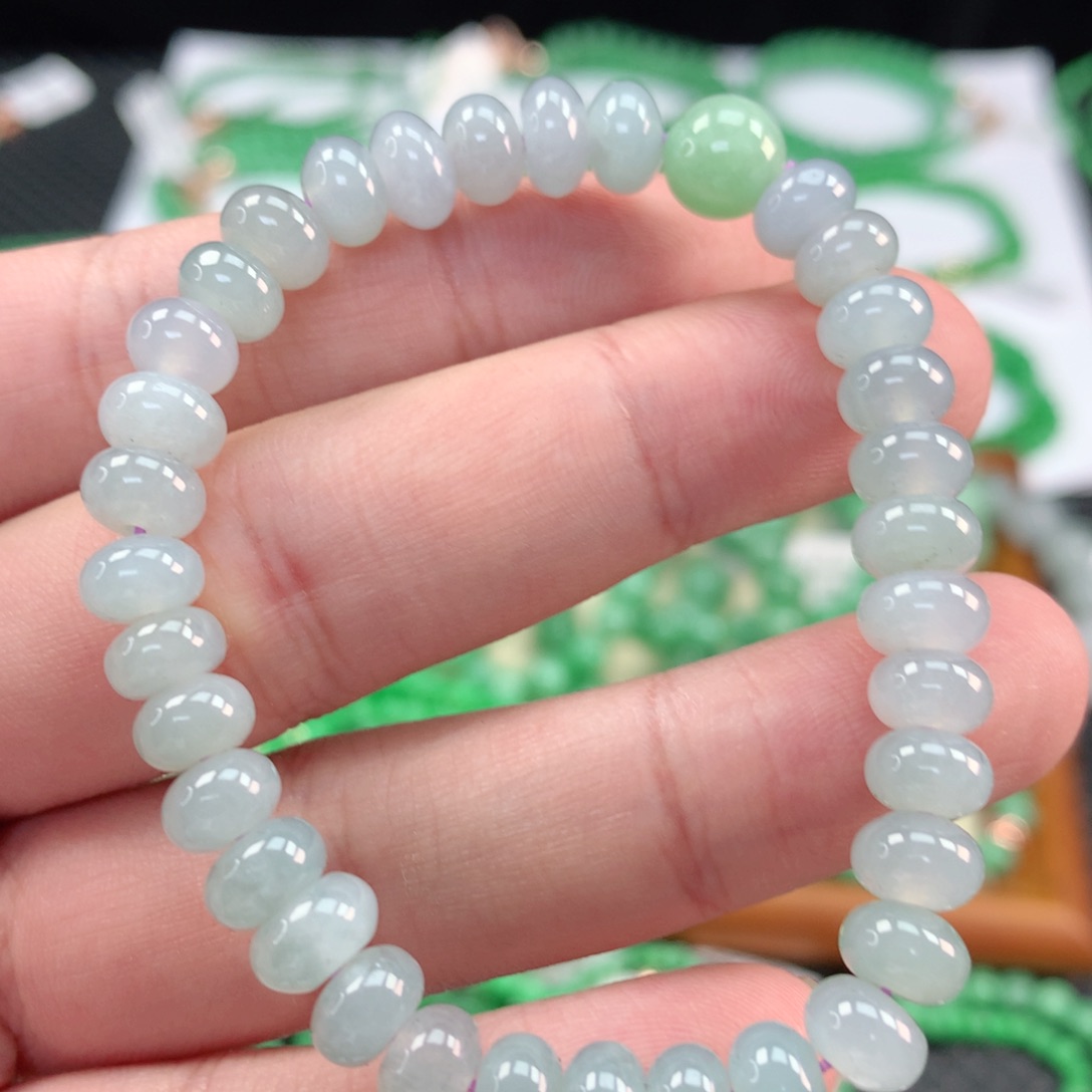 翡翠手链未镶嵌翡翠