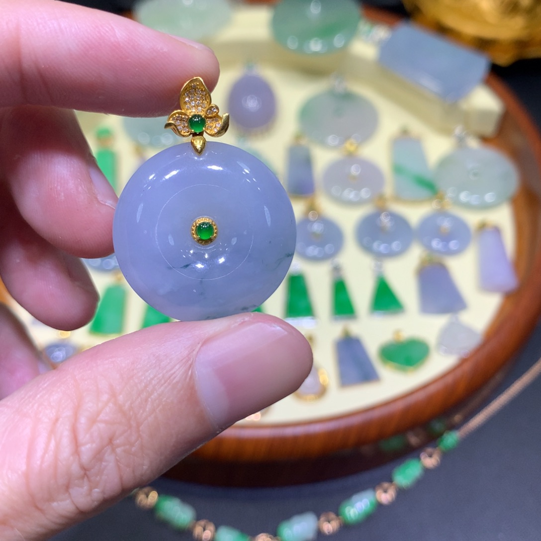 翡翠吊坠(不含链)18K金镶嵌