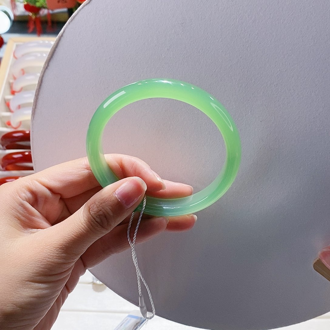 玛瑙/玉髓手镯未镶嵌60.2