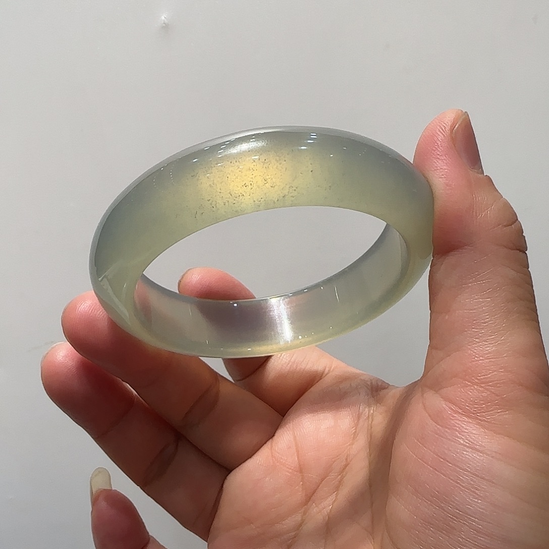 M***a玛瑙/玉髓手镯未镶嵌