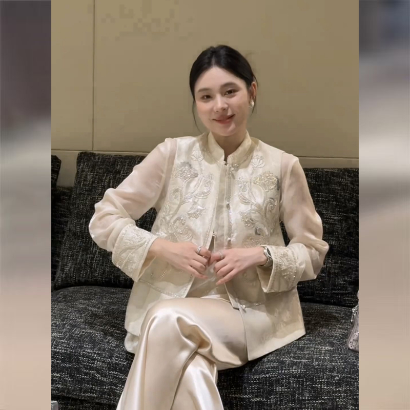 新中式国风白色重工刺绣马甲背心女2025春季新款马夹衬衫两件套装