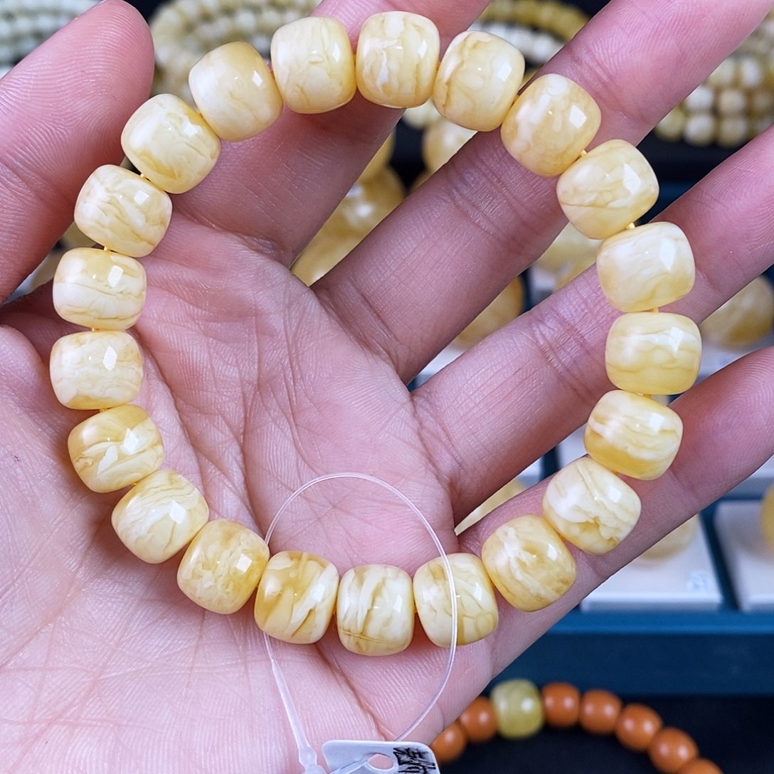 蜜蜡珠宝奇石未镶嵌