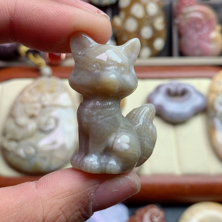 硅化珊瑚（珊瑚玉）颈饰未镶嵌