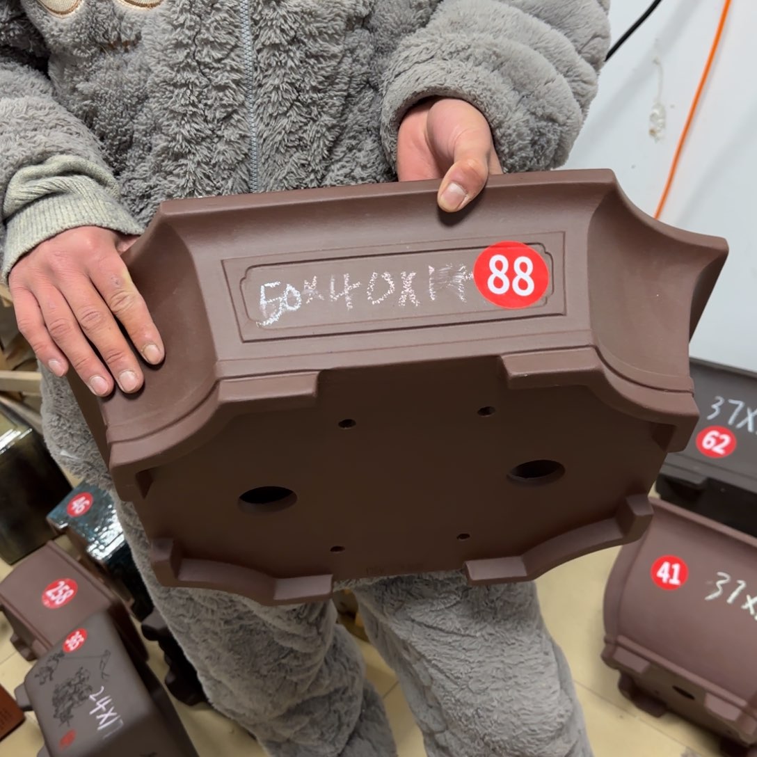 紫砂花盆呜呜呜呜