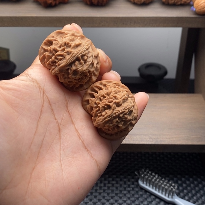 文玩核桃把件宫灯