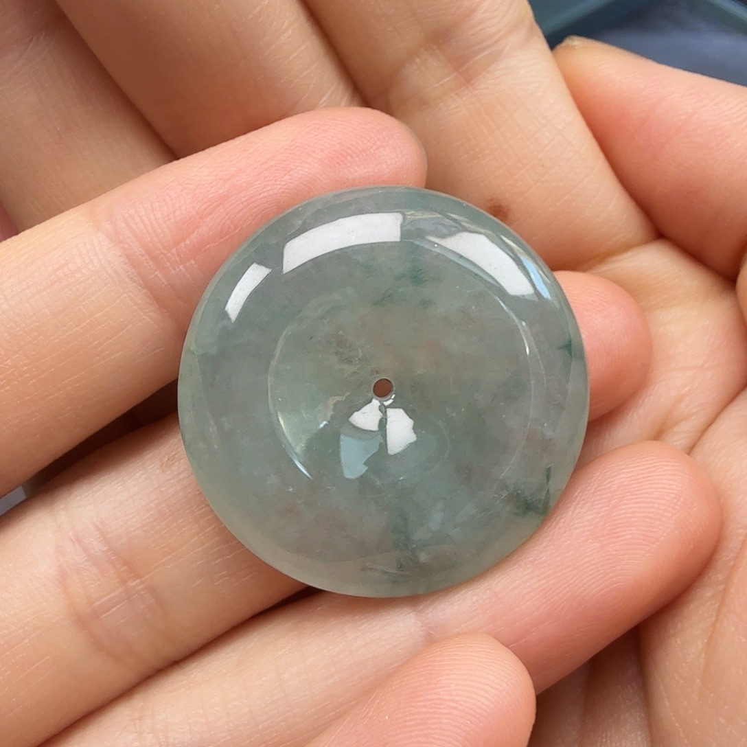 翡翠未镶嵌颈饰平安扣