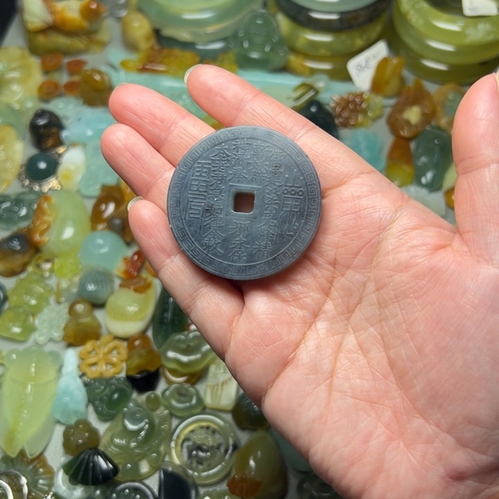 蛇纹石玉未镶嵌微瑕