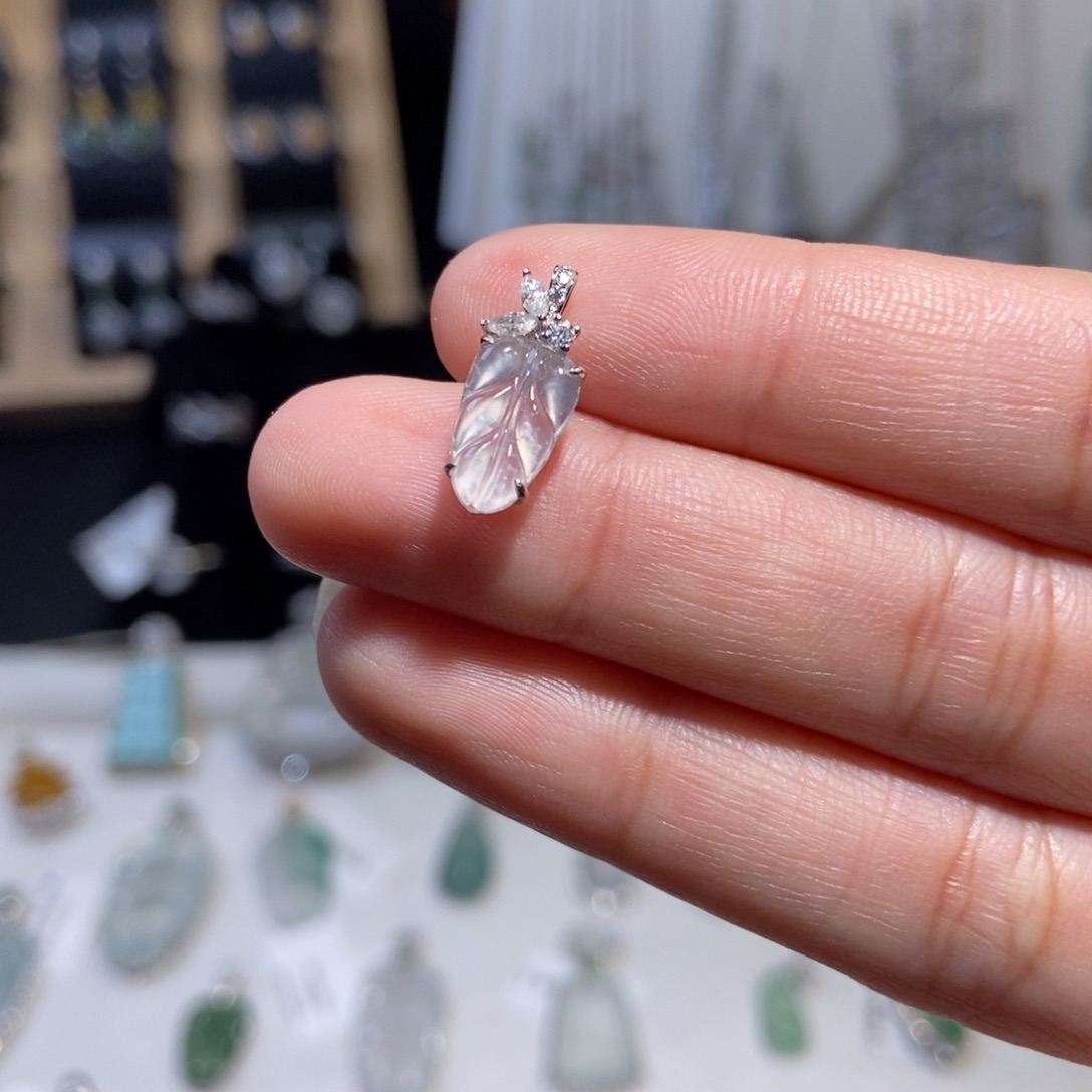 翡翠18K金镶嵌颈饰纯天然缅甸翡翠A货叶子