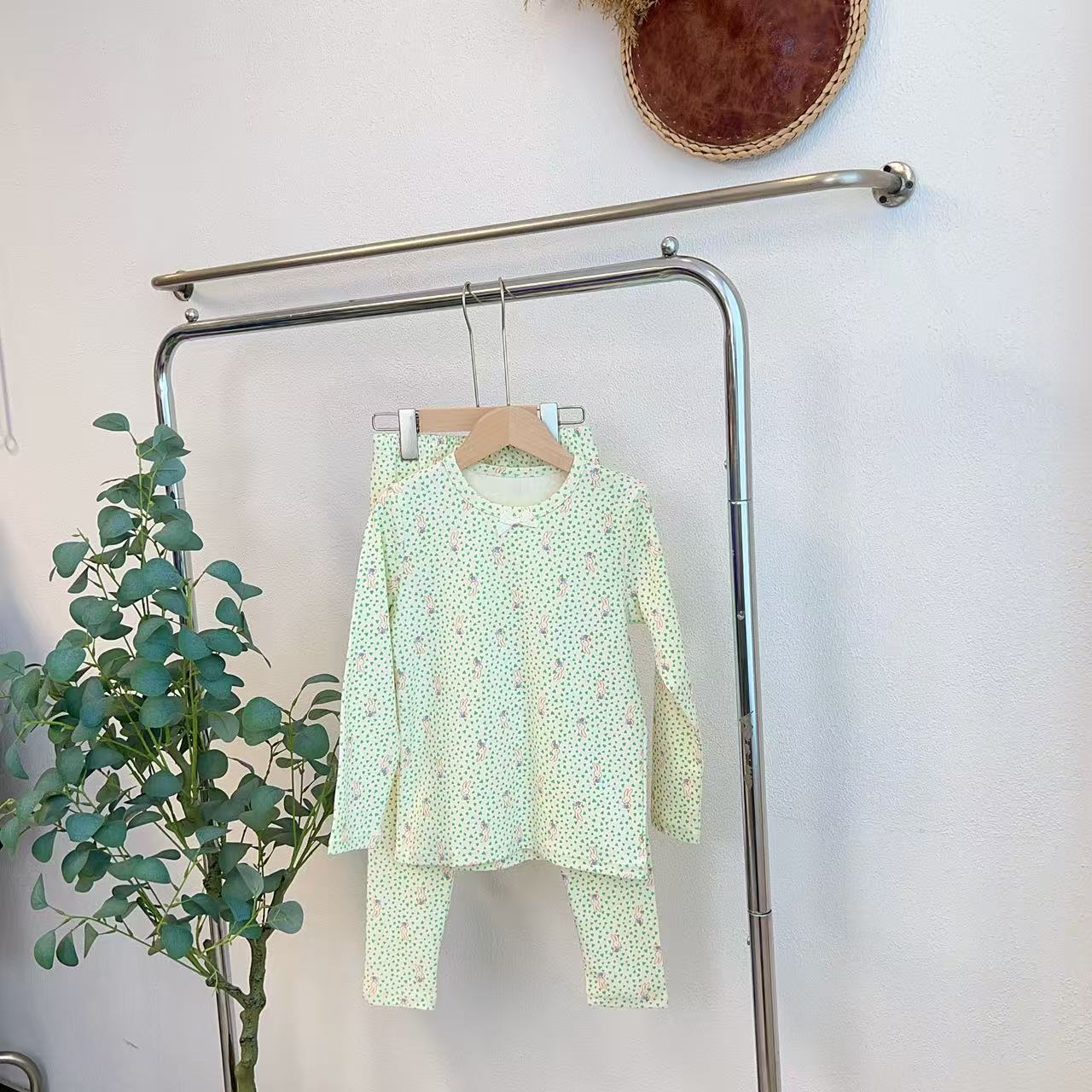 K068韩绿色爱心兔家居服