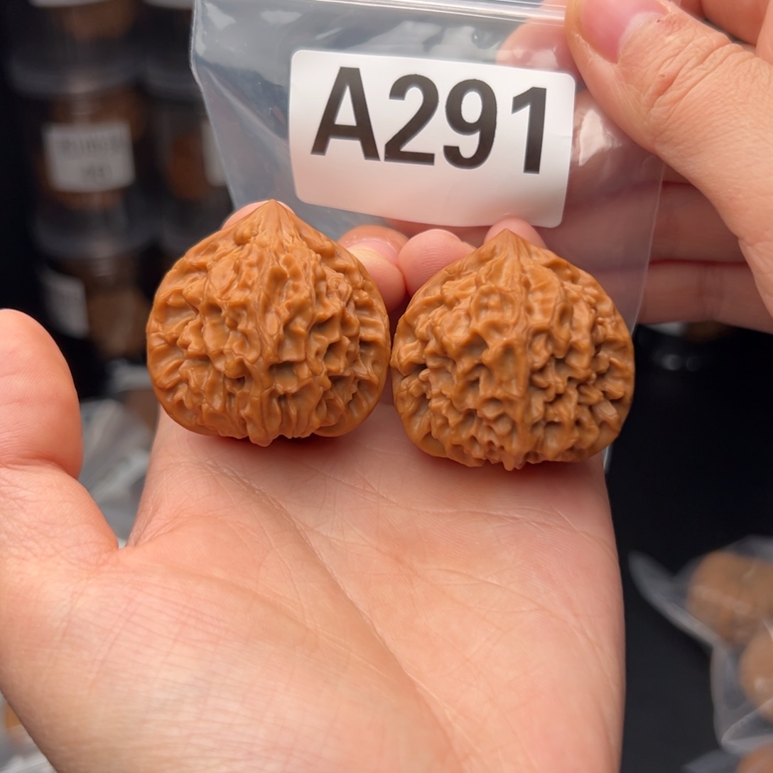 文玩核桃吊坠龙门涧40