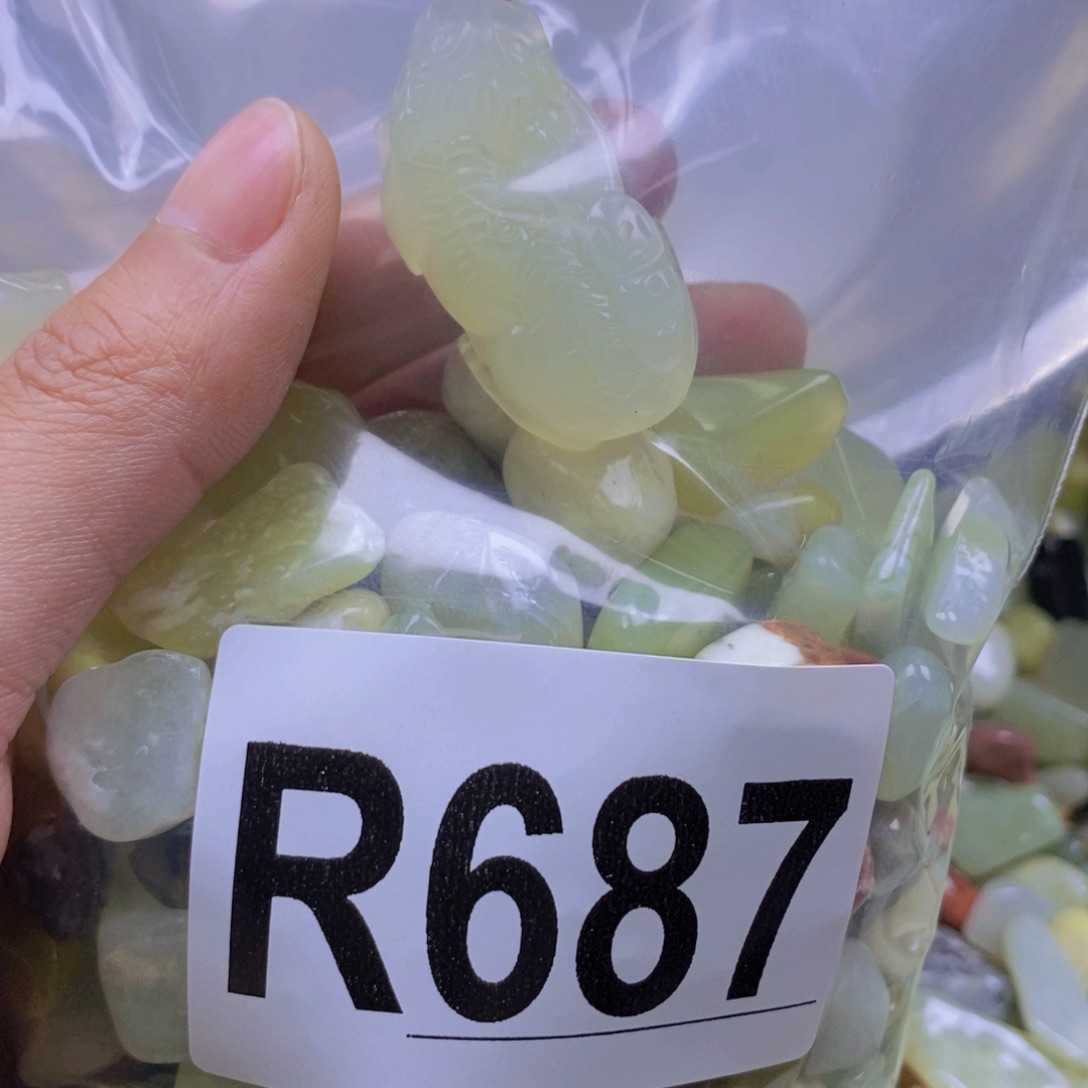 未镶嵌岫玉鱼缸石