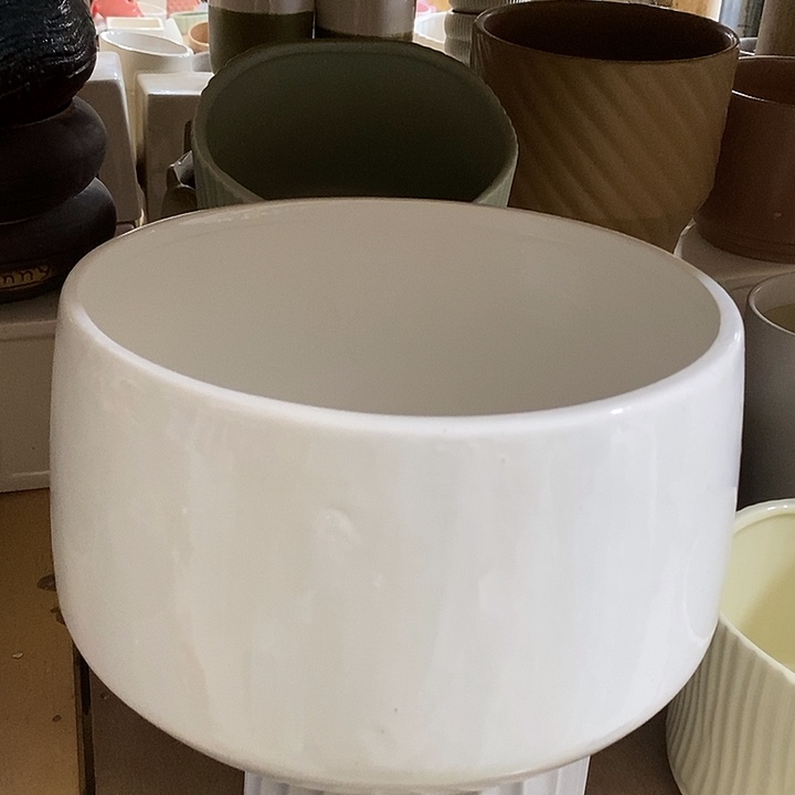 陶盆有孔 瑕疵针孔漏釉介意勿拍外口 23外高14