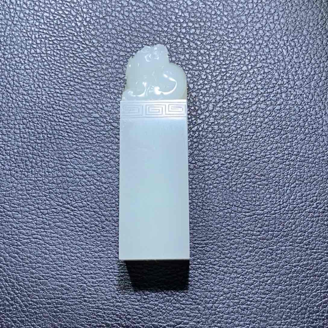 和田玉颈饰未镶嵌沟*