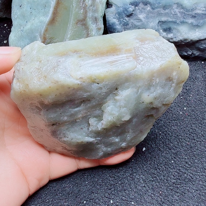 未镶嵌和田玉（糖玉）珠宝半成品