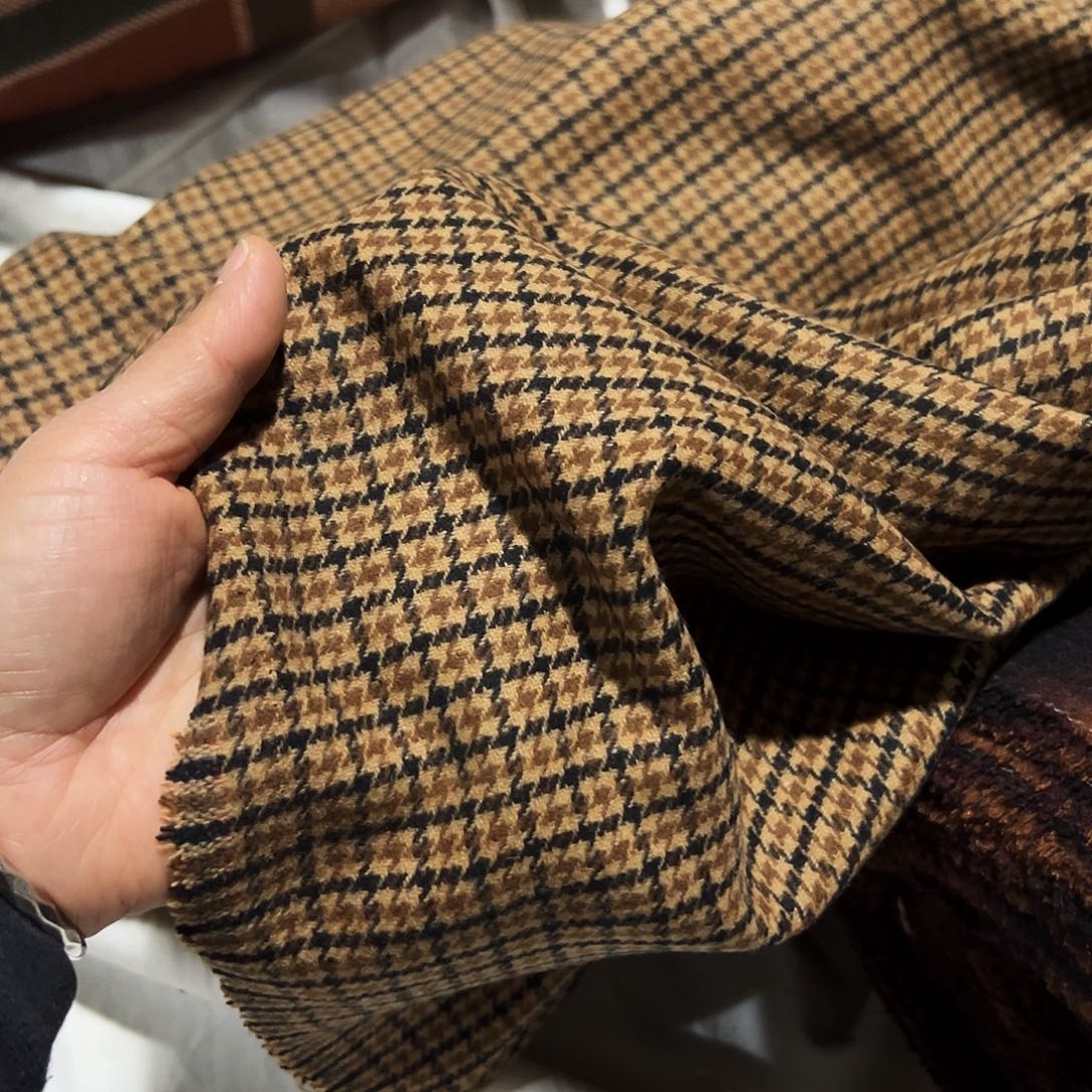 棉一米价港货格子尼1.2米宽果子对面仓库里面